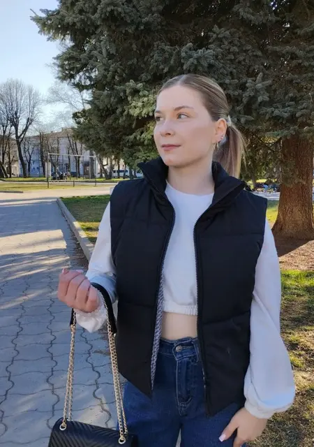 Я Аня, 19, из Стрыя, ищу знакомство для постоянных отношений