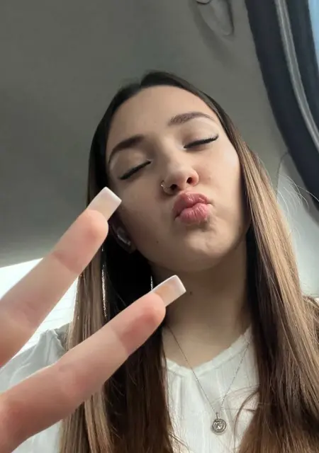 Віка из Воловца, мне 24, познакомлюсь без обязательств