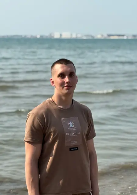 Kirill de Zaragoza, tengo 25 años, listo para conocer para lío de una noche