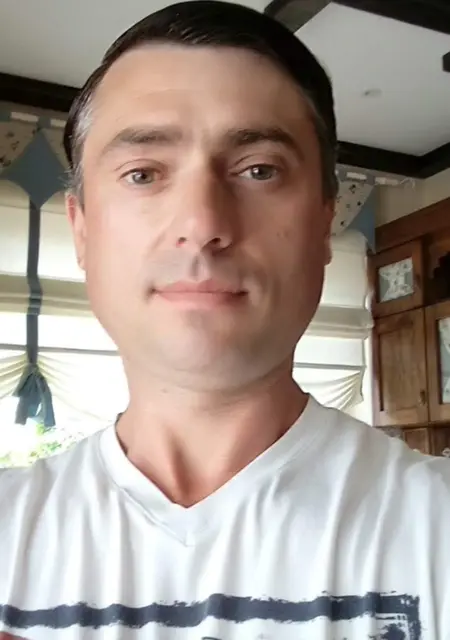 Я Олександр, 41, знакомлюсь без обязательств в Черновцах