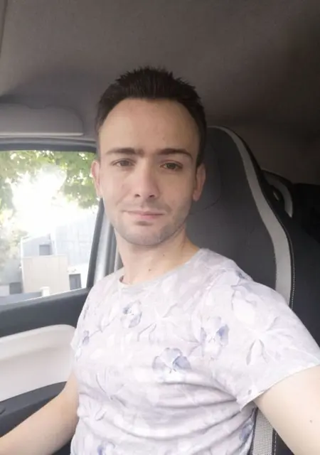 Я Greg, 35, знакомлюсь в Париже