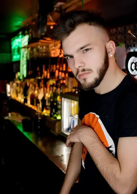 Владимир из Чернигова, мне 29, познакомлюсь на одну ночь