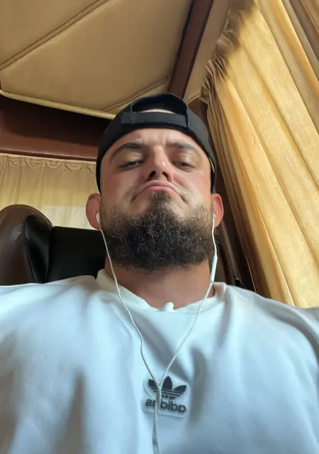 Я Василий, 28, знакомлюсь для постоянных отношений в Бресте