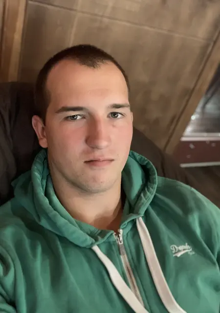 Паша из Борисполя, ищу на сайте знакомства на одну ночь