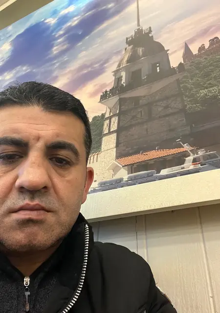 Murat из Вены, мне 43, познакомлюсь для постоянных отношений