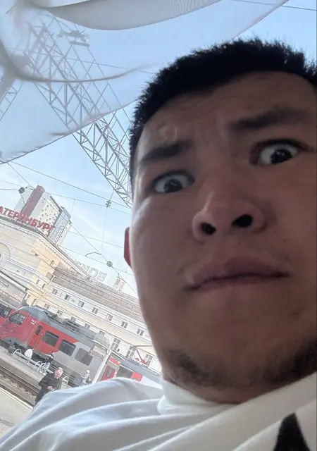 Vitalik из Киева, мне 24, познакомлюсь на одну ночь