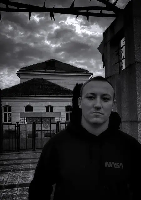 Я Влад, 21 років, знайомлюсь на одну ніч у Дніпрі