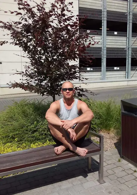 Я Влад, 49 років з Стрий, шукаю знайомства без зобов'язань