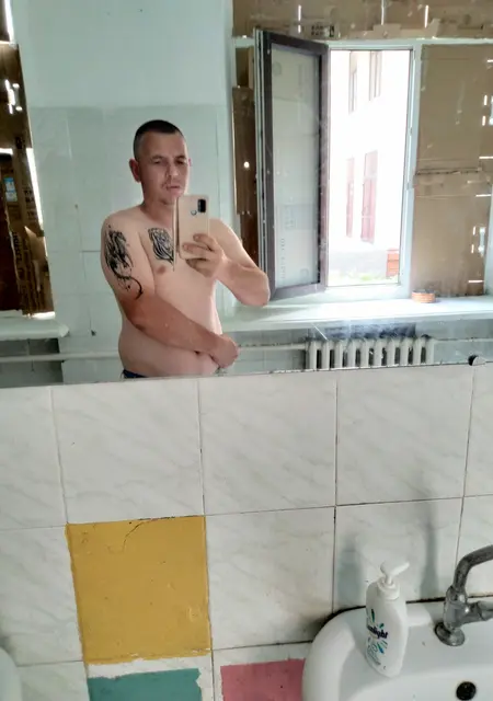 Саша з Новомосковськ, мені 37 років, познайомлюсь на одну ніч