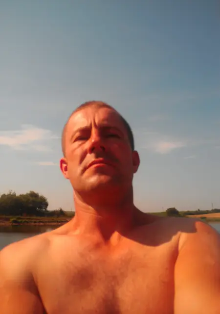 Вася из Гусятина, ищу на сайте постоянные отношения