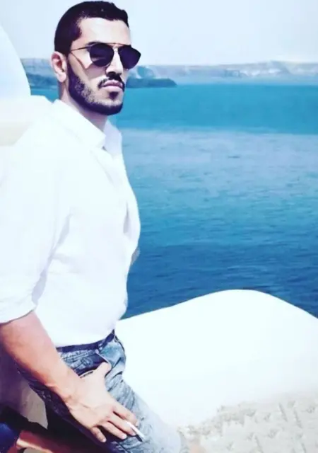 Nidhal из Парижа