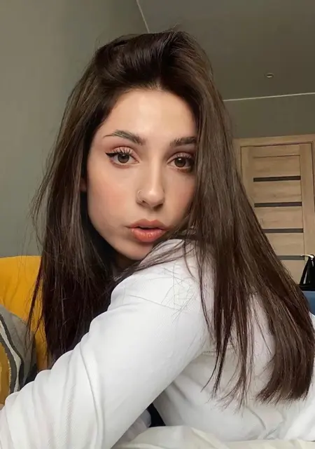 Я Алина, 25, из Черкасс, ищу знакомства без обязательств