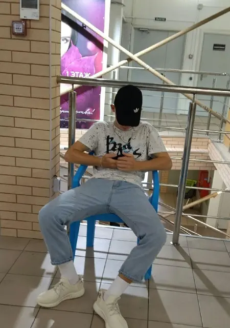 Я Андрей, 22 років, знайомлюсь для постійних стосунків у Здолбунівших