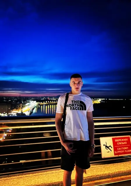 Ivan з Кам’янець-Подільський, мені 22 років, познайомлюсь на одну ніч