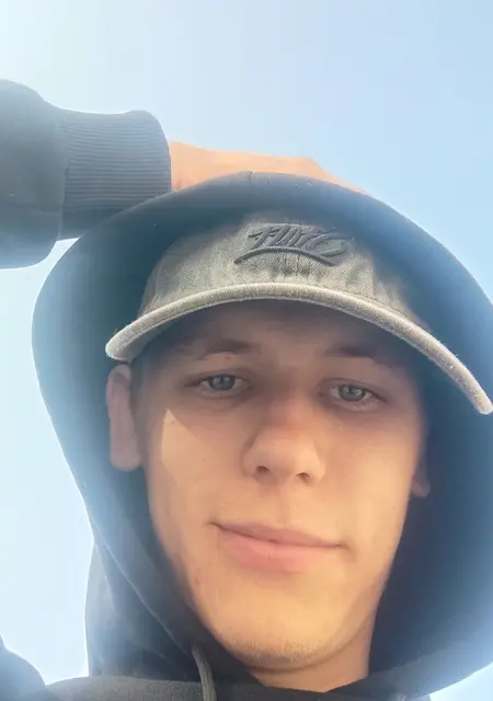 Roma Kran з Томаківка, мені 19 років, познайомлюсь без зобов'язань