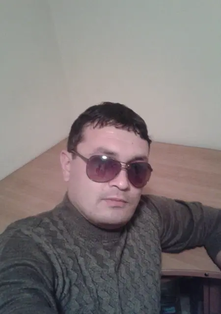 Я Макс, 37 років, знайомлюсь без зобов'язань у Сєвєродонецьку