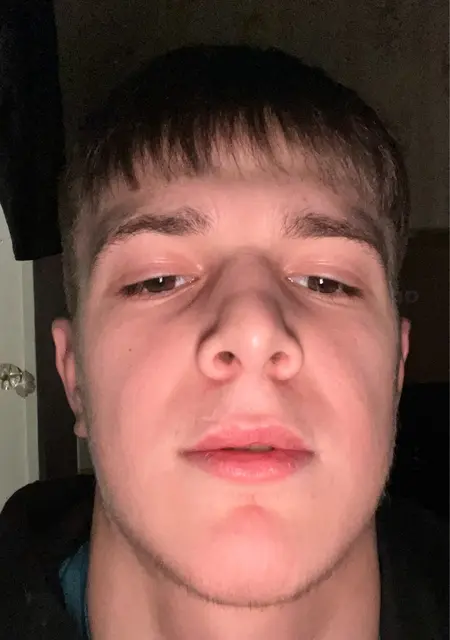 Maksim de Alicante, tengo 20 años, listo para conocer para lío de una noche