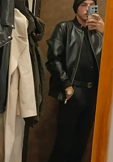 Я Дима, 23, знакомлюсь без обязательств в Малаге