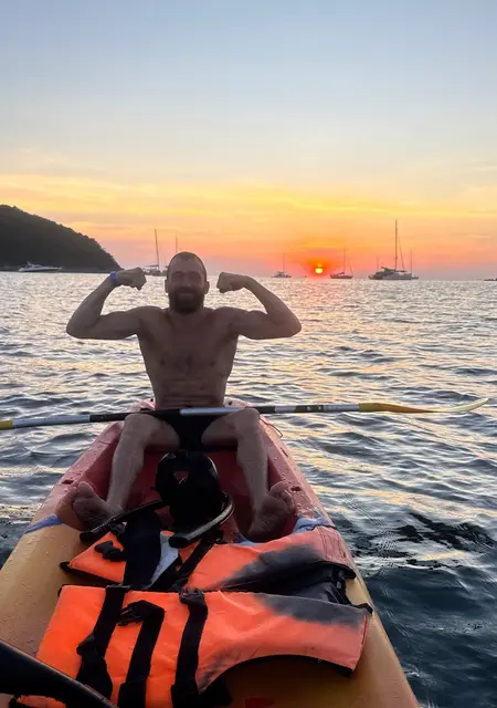 Я Alex, 26, знакомлюсь для открытые отношения в Пхукете