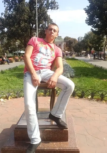 Я Роман, 39, знакомлюсь без обязательств в Житомире