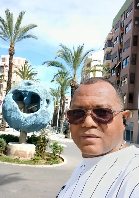 Soy Mauricio, 45 años, conociéndome para relación a largo plazo en Aldaya