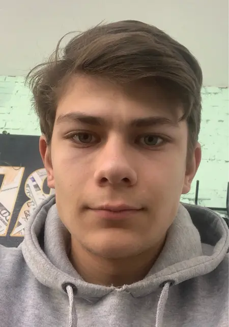 Я Сергій, 21 років, знайомлюсь без зобов'язань у Дніпрі