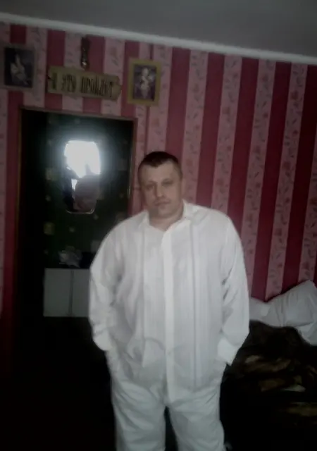 Valera из Бреста, мне 50, познакомлюсь для постоянных отношений