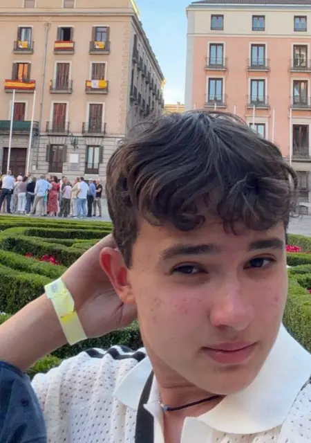Soy Stepa, 18 años de Alicante, busco conocer gente para conversación virtual
