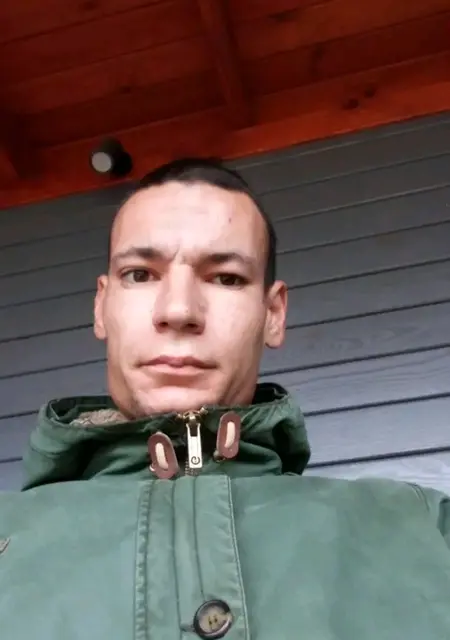 Я Богдан, 25, из Коростеня, ищу знакомства на одну ночь