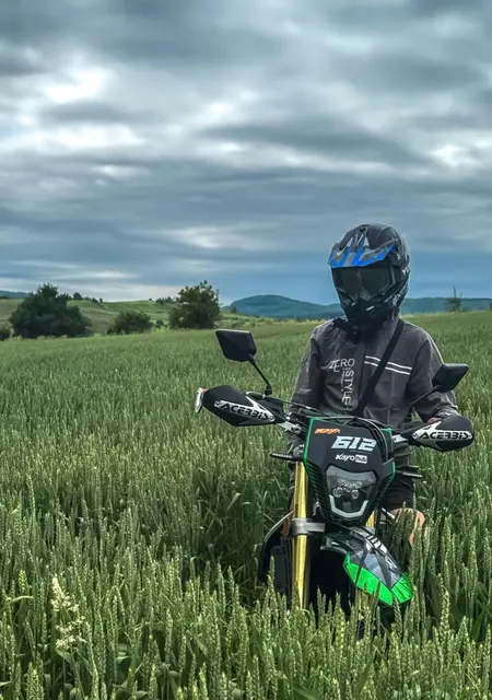 Я Ростислав, 20 років, знайомлюсь без зобов'язань у Чернівцях