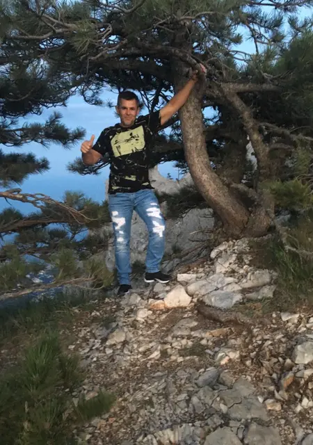 Я Игорь, 45, из Донецка, ищу знакомство для приятного времяпровождения