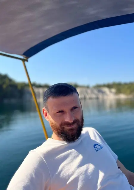 Я Ivan, 37 років з Верхньодніпровськ, шукаю знайомство для спілкування