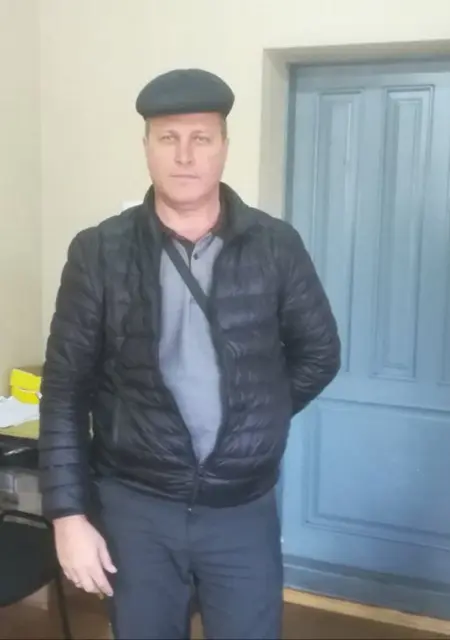 Я Виктор, 53 років з Дніпра, шукаю знайомства без зобов'язань