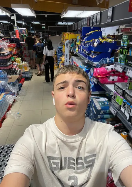 Марік из Львова, мне 20, познакомлюсь для вирта