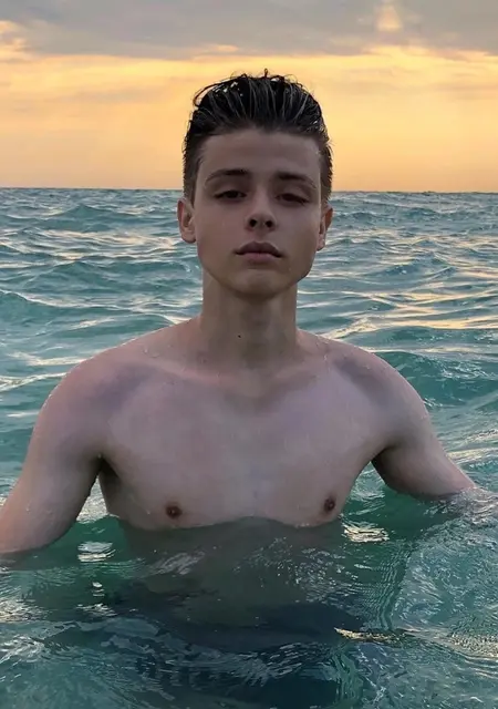 Я Марк, 22, из Бердянска, ищу знакомство для общения