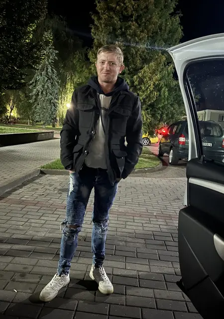 Я Vadim, 28, из Гродно, ищу знакомства на одну ночь