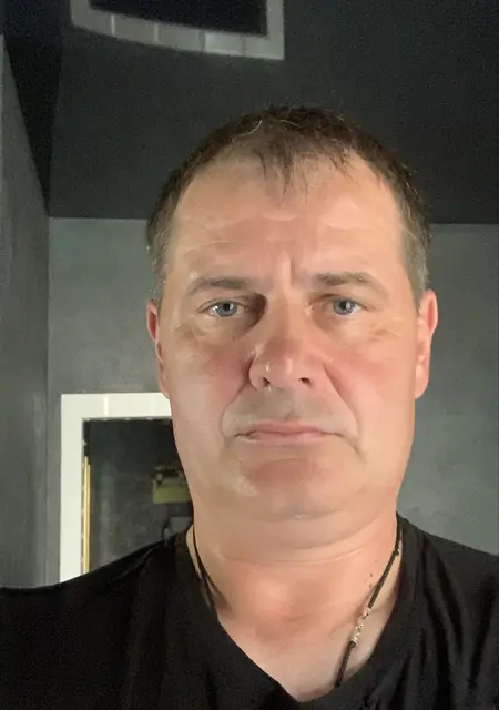 Дмитрий з Полтавы, шукаю на сайті приємне проведення часу