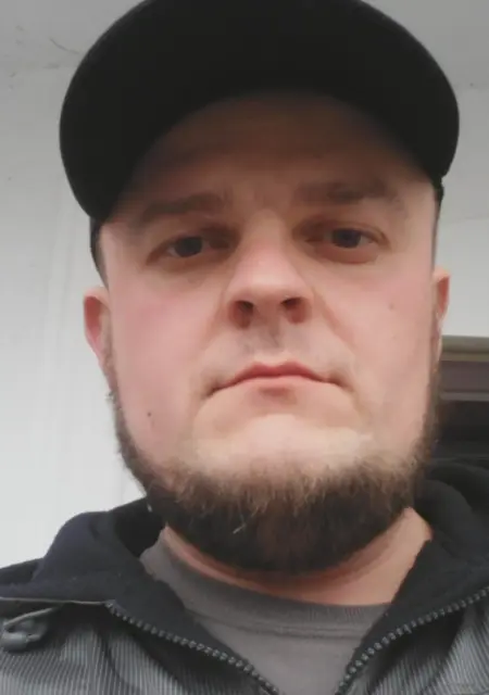 Дмитрий з Ужгорода, мені 42 років, познайомлюсь для спілкування