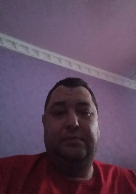 Я Паша, 41 років з Мирнограда, шукаю знайомства на одну ніч