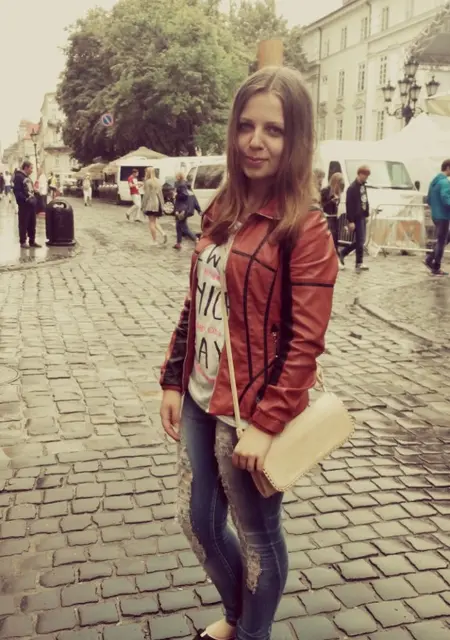 Я Леночка, 28, знакомлюсь без обязательств в Чернигове