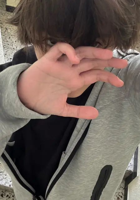 Я Борис, 18, из Золингена, ищу знакомство для общения