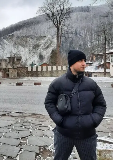 Я Богдан, 25 років, знайомлюсь для постійних стосунків у Умани