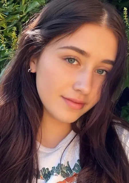 Я Lenka, 24, из Праги, ищу знакомство для вирта