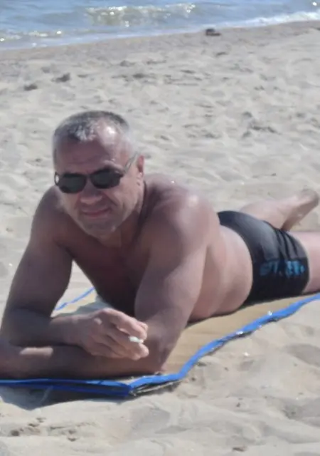 Я Владимир, 52 років з Луганська, шукаю знайомства без зобов'язань