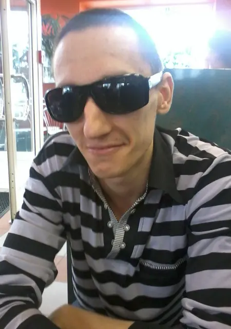 Я Антон, 40, из Алчевска, ищу знакомства без обязательств