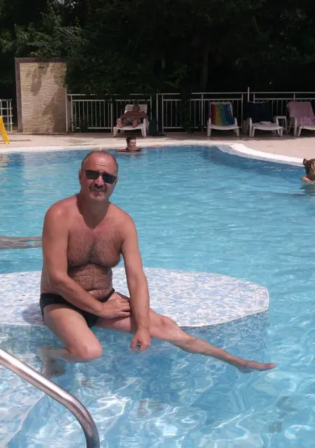 Я Aleks, 65, знакомлюсь без обязательств в Гомеле