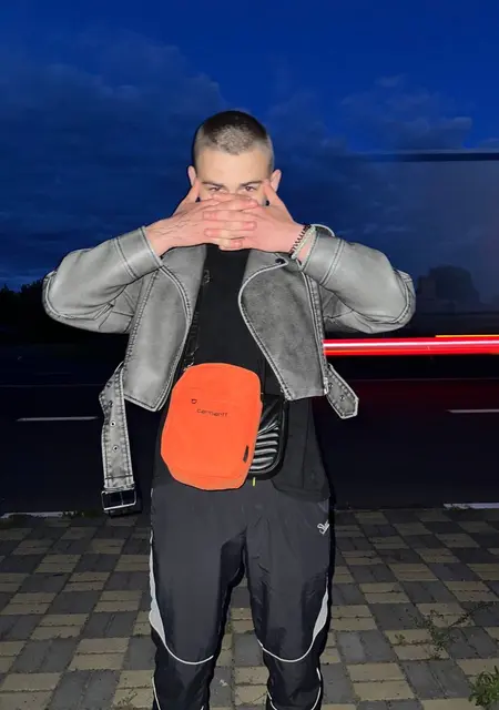 Artem з Луцька, мені 19 років, познайомлюсь на одну ніч