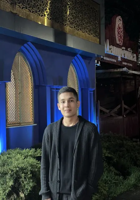 Эрлан из Амстердама, ищу на сайте знакомства без обязательств