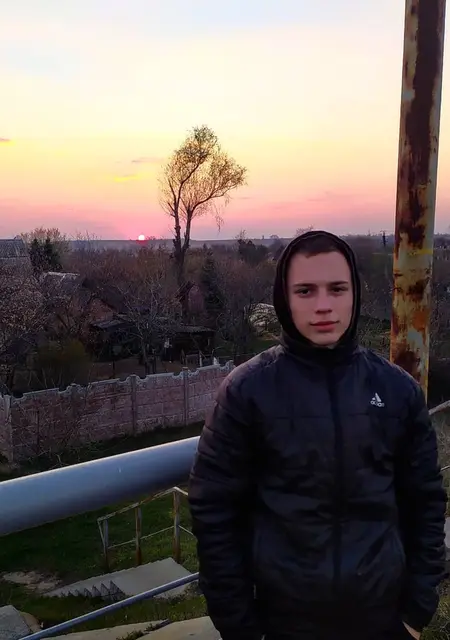 Стас из Марганца, ищу на сайте знакомства на одну ночь