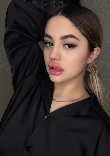 Я Ника, 23, из Франкфурта-на-майне, ищу знакомства без обязательств